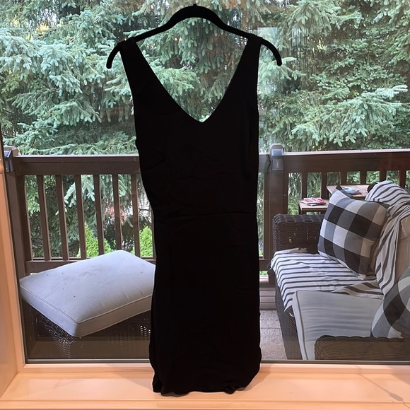 chelsea28 black dress